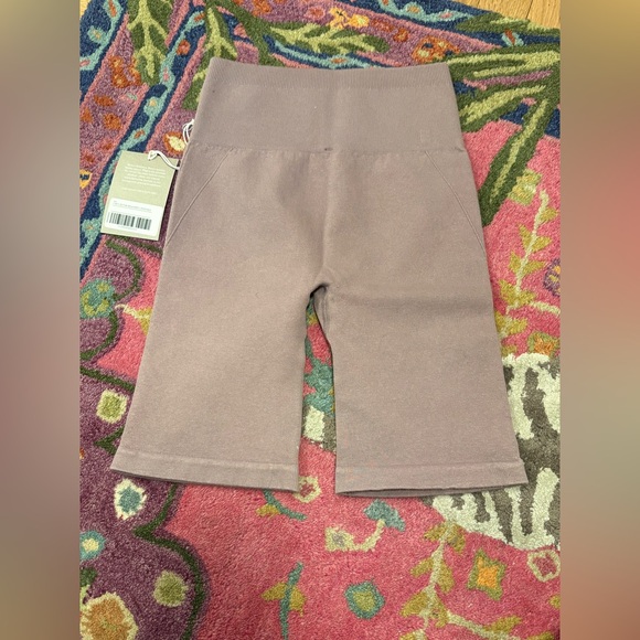 Everlane Mauve Ribbed Bike Shorts - Picture 4 of 6